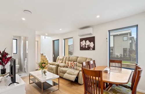 Mangere Maison | Brand New Three Bedroom Townhouse with Garage