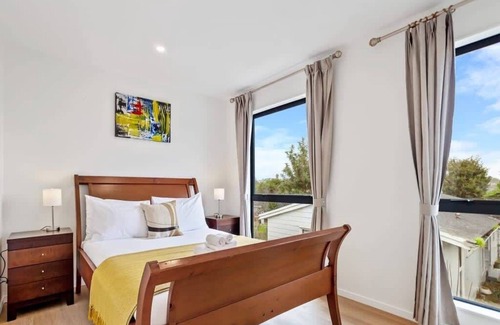 Mangere Maison | Brand New Three Bedroom Townhouse with Garage