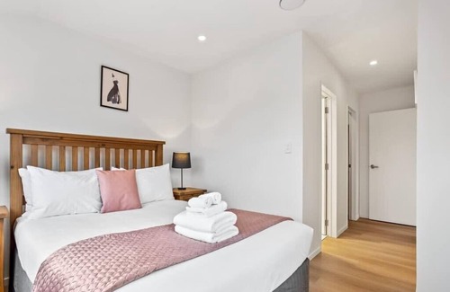 Mangere Maison | Brand New Three Bedroom Townhouse with Garage
