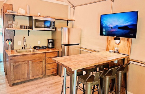 Sutherland Springs Cabine | Brand new waterfront Cabin with many amenities: Pool, hot tub & kayaking. - RC6