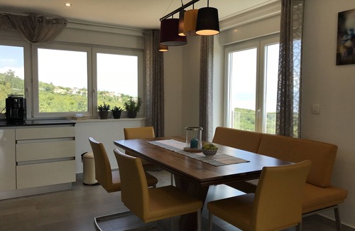 Zagore Appartement | Tout neuf, avec piscine à débordement, juste au bord de la piscine