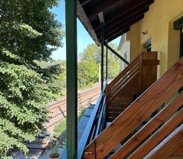 Greifenstein Maison | Brauner Bär mit Donaublick