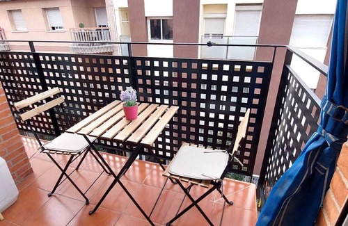 Santa Coloma de Gramenet Appartement | Bravaholidays-831-fabra. Muy Céntrico, Moderno y Bien Equipado. Aire y Wifi
