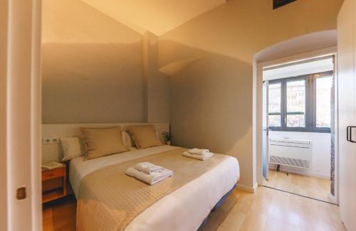 Barri Vell Appartement | Bravissimo Calderers La Lleona, heart of the Barri Vell
