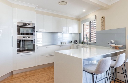 Forster Appartement | Breakers 15 - Beachfront living at its best.
