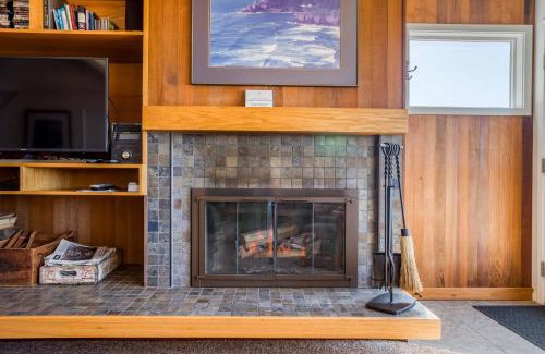 Neskowin Maison | Breakers Beach House 7 - Meredith Lodging