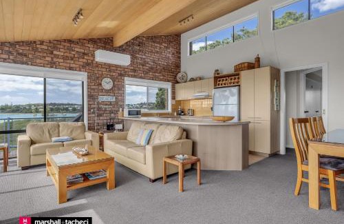 Bermagui Maison | Breakwater Unit 4 Beachfront Bermagui