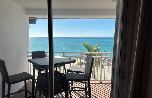 South Bimini Appartement | Breath taking OCEAN FRONT 5L Bimini Cove just steps from pool & Tiki bar