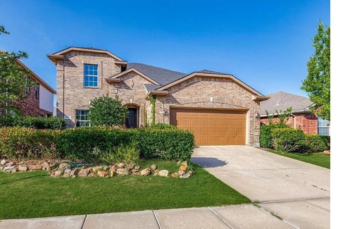 Little Elm Maison | Breathtaking and spacious 2 story home!