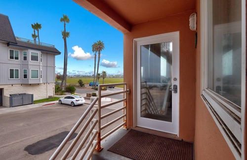 Imperial Beach Copropriété | Breathtaking Beachfront Unit with Epic Ocean and Estuary Views