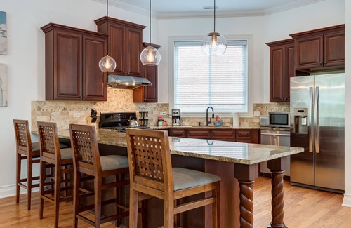 Tri-Taylor Appartement | Breathtaking & Bright: Designer 2BD with Garage by AllSet Turnover
