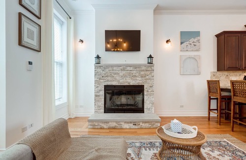 Tri-Taylor Appartement | Breathtaking & Bright: Designer 2BD with Garage by AllSet Turnover