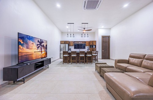 Palma Quemada Maison | Breathtaking Custom Home-Guest House Walk to “Playa Linda” and to “Rio Hatillo”