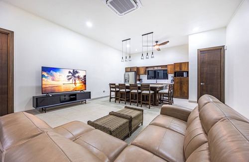 Palma Quemada Maison | Breathtaking Custom Home-Guest House Walk to “Playa Linda” and to “Rio Hatillo”
