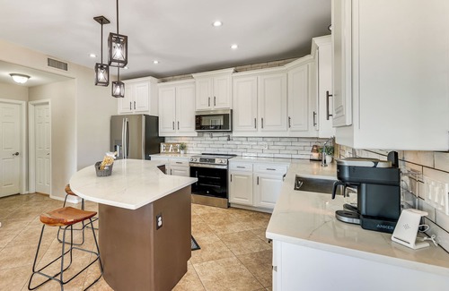 Gold Canyon Maison | Breathtaking Family Retreat in Elite Gold Canyon!