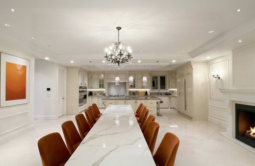 West Vancouver Maison | Breathtaking Ocean Views Palace with Hot Tub & Pool