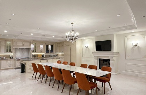 West Vancouver Maison | Breathtaking Ocean Views Palace with Hot Tub & Pool