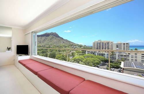 Diamond Head - Kapahulu - St. Louis Copropriété | Breathtaking Ocean Views from Quiet Beachfront Condo! Free Parking!