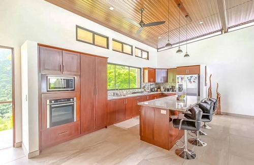 Ballena Maison | Breathtaking Ocean View House in the Jungle