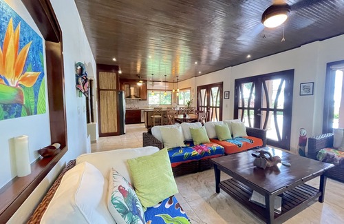 Ballena Maison | OCEANVIEW DANS LA JUNGLE PRIMAIRE! 3 maîtres! GATED. RIVIÈRE PRIVÉE ET CASCADES.