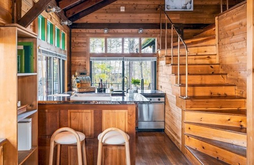 Layton Cabine | Breathtaking Rustic Lodge| Lake Views & Hot Tub