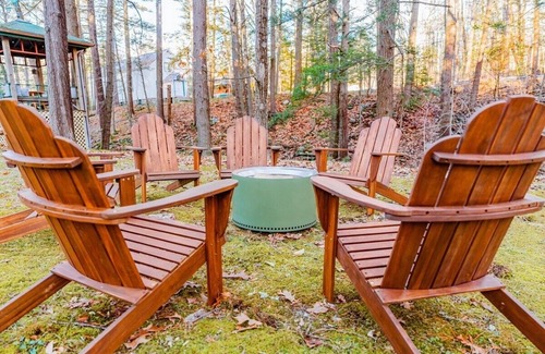Layton Cabine | Breathtaking Rustic Lodge| Lake Views & Hot Tub