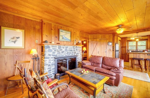 Little Switzerland Cabine | Breathtaking Scenery: Cabin in Little Switzerland!