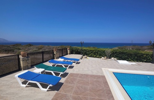 Karsiyaka Villa | Breathtaking sea views, and total relaxation – just steps from the sea.