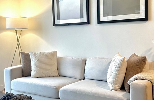 Hell's Kitchen Appartement | BREATHTAKING SKYLINE VIEWS!! Lux 1 Bedroom Suite in best location by Times Sq