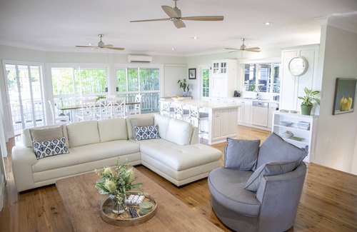 Whitfield Maison | Breathtaking views of the ocean and city, nestled in Whitfield National Park