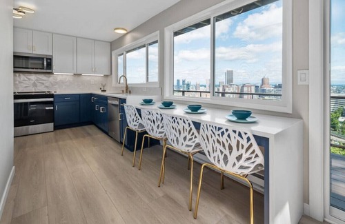 Portland Heights Maison | Breathtaking Views w/ Modern Lux - 2330
