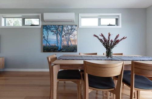 Trevallyn Maison | Breathtaking Views with Parking in Trevallyn
