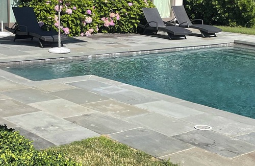 Shelter Island Maison | Breathtaking waterfront 5-bedroom house in charming Shelter Island with pool