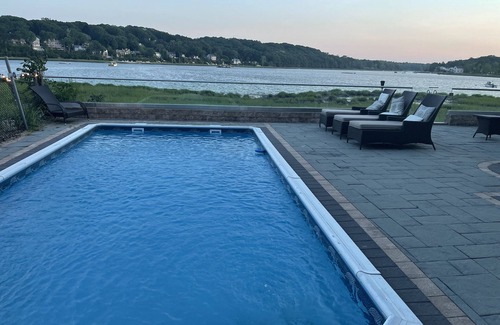Bayville Maison | Breathtaking Waterfront house