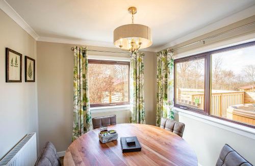 East Lewiston Appartement | Breckland House with Hot Tub