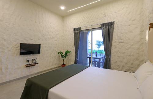 Panhala Hôtel | Breeze Resort Panhala , Just 5 Minutes From Panhala!