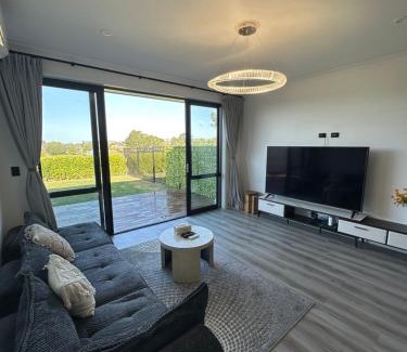 Greerton Maison | Breeze Retreat