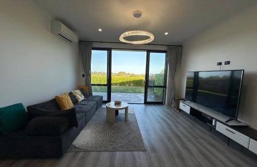 Greerton Maison | Breeze Retreat