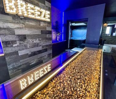 Blackpool Town Center Maison | BREEZE SUITES - LUXURY GROUP ACCOM - SLEEPS 19