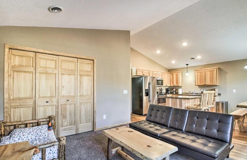 Breezy Point Maison | Breezy Point Cabin with Fire Pit - Walk to Lake