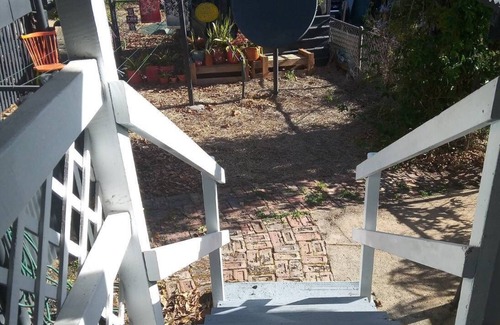 Mount Garnet Maison | Breezy, spacious retreat in rural west town