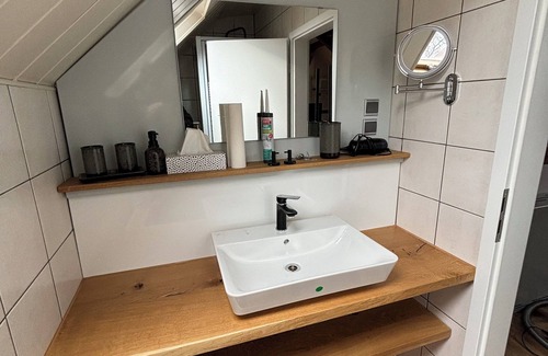 Langenbernsdorf Appartement | Brenner vacation apartment ~ check in and feel good ~