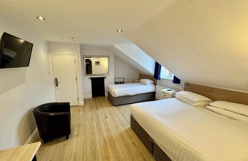 Brentwood Maison | Brentwood Guest House Hotel