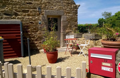 Louannec Maison | Cottage Breton sur la Côte De Granit Rose