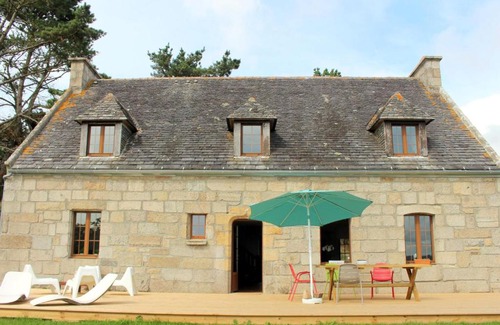 Plouzane Maison | Maison bretonne en pierre avec vue panoramique sur la mer, Plouzané