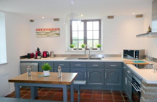 Plouzane Maison | Maison bretonne en pierre avec vue panoramique sur la mer, Plouzané