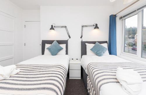 Severn Beach Maison | Brett Stays - Modern - All Mod Cons - SmartTV - BBQ - Sleeps 8