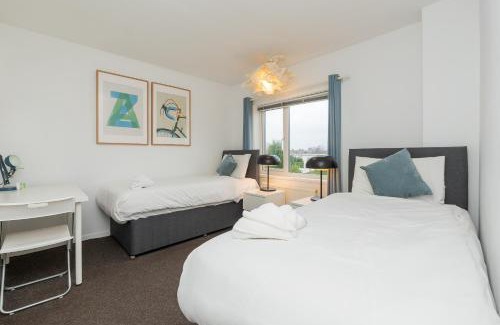Severn Beach Maison | Brett Stays - Modern - All Mod Cons - SmartTV - BBQ - Sleeps 8
