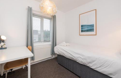 Severn Beach Maison | Brett Stays - Modern - All Mod Cons - SmartTV - BBQ - Sleeps 8