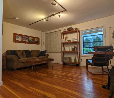 Oakridge Appartement | BrewPub Bungalow #1